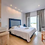 Anamar Santorini Monolitos