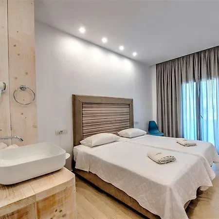 Anamar Santorini Hotel