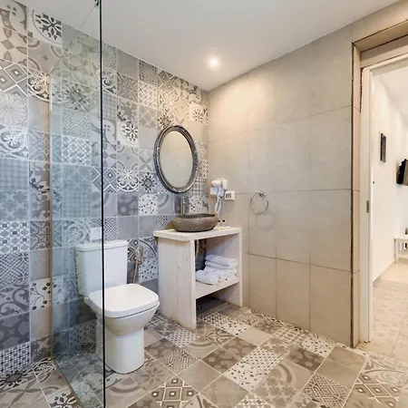 Anamar Santorini مونوليثوس