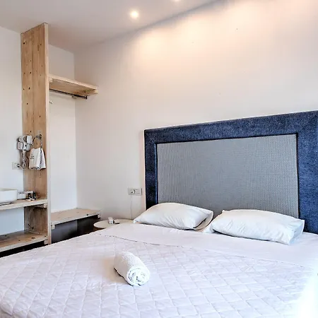 Anamar Santorini Hotel