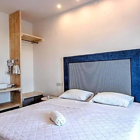 Anamar Santorini