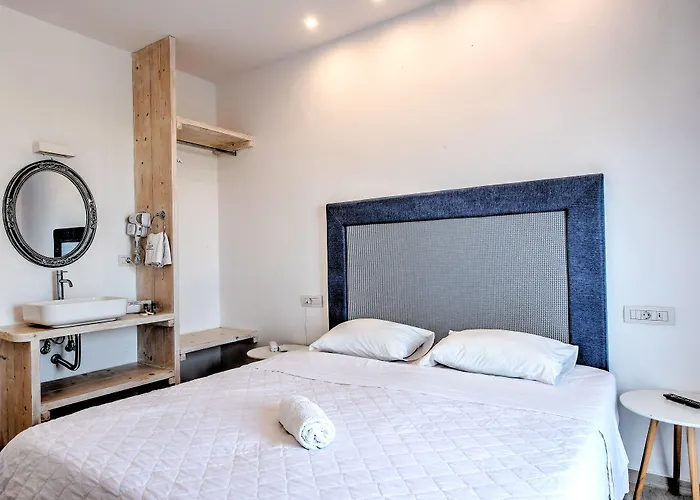 Anamar Santorini Hotel