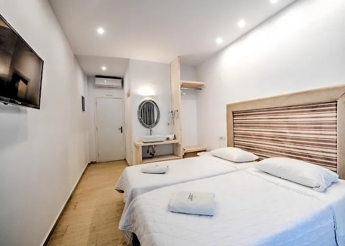 Ξενοδοχείο Anamar Santorini 4*